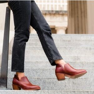 Nisolo Mia Everyday Ankle boots in Auburn size 11, New in Box